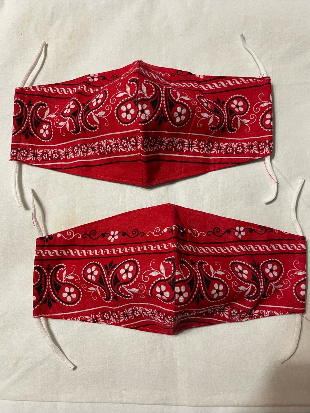 Adults Red Bandana-Print Face Mask - Unbranded